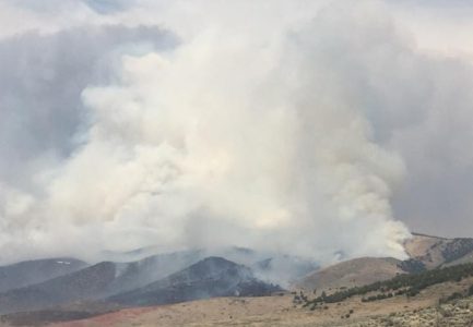 Utah highway reopened, fire moves away from Minersville