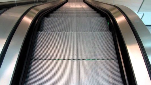 Lawsuit: Utah child lost 2 fingers caught in escalator