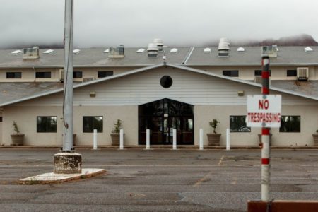 Polygamous group lets go of sprawling Arizona worship center