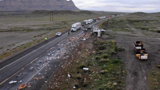 Fatal head-on crash between big rigs closes Utah highway