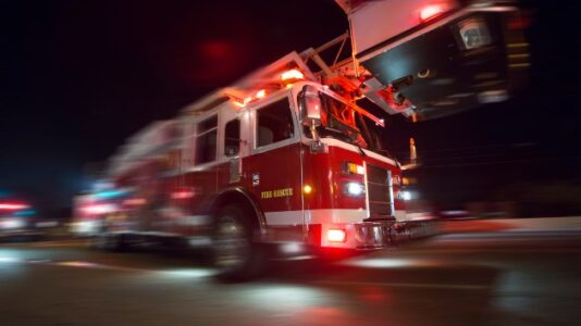 Major California refinery explosion, fire temporarily shuts down 405 Freeway