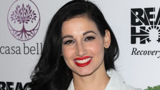 Ex-boyfriend allegedly threw Hollywood therapist over balcony to her death: DA