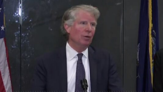Manhattan DA Cy Vance praises Weinstein case, defends 2015 decision not to prosecute