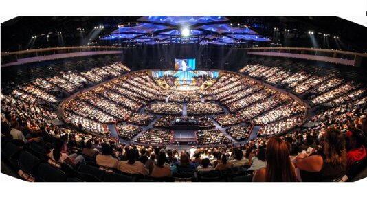 Joel Osteen streams service to 4 million from empty church amid COVID-19 crisis