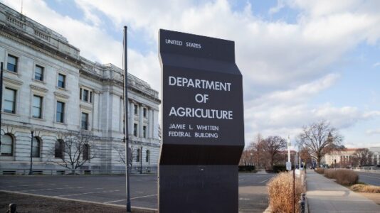 USDA relaxes requirements for parents to pick up schools meals