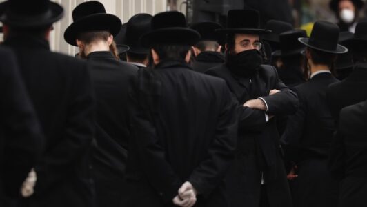 NYC mayor condemns funeral for rabbi, receives backlash for his comments on ‘Jewish community’