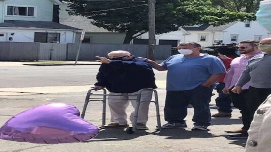 99-year-old veteran who beat COVID-19 surprises granddaughter on wedding day