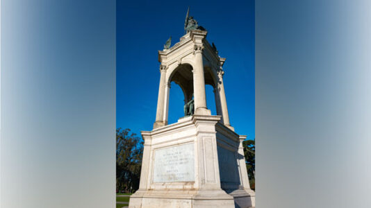 Protesters bring down statue of Francis Scott Key
