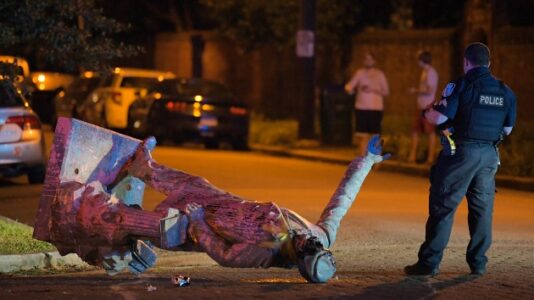 Protesters tear down statue of former Confederate president Jefferson Davis