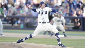 Lessar Signs with Yankees