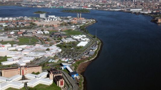 Attempted inmate escape thwarted at Rikers Island, officials say