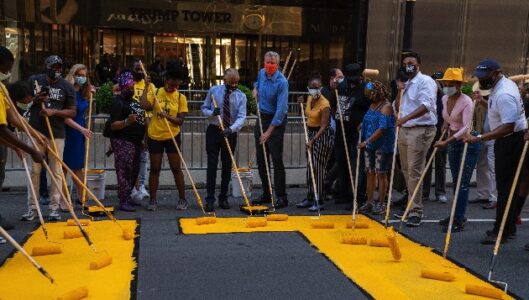 Bill de Blasio paints Black Lives Matter street mural outside Trump Tower