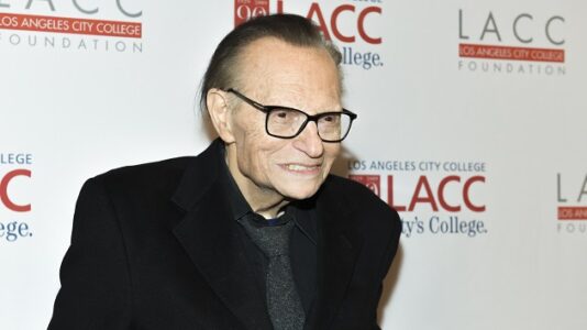 Larry King remembered by celebrities, politicians: ‘A newsman who interviewed the newsmakers’