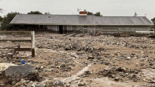 California mudslides trap residents, damage homes