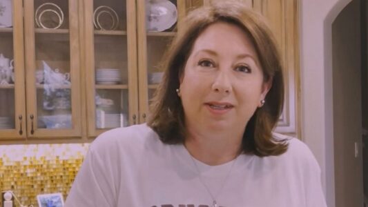 Neighbor gives up COVID-19 vaccine appointment to stranger in need