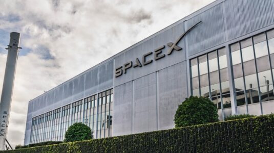 29-year-old cancer survivor to become youngest American to go to space