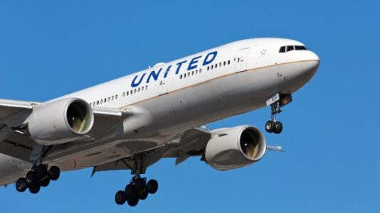 United Airlines passengers, pedestrians recall horror of watching engine rain debris
