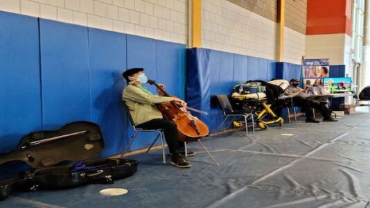 Yo-Yo Ma celebrates 2nd COVID-19 shot by transforming vaccination clinic into concert hall