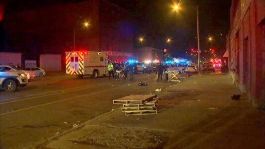 2 dead, 13 injured after shooter opens fire at Chicago party