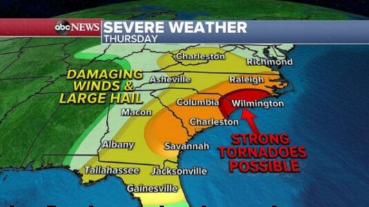 Severe weather outbreak moves into Southeast US