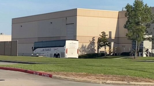 Bus carrying unaccompanied migrant girls arrives at Houston shelter