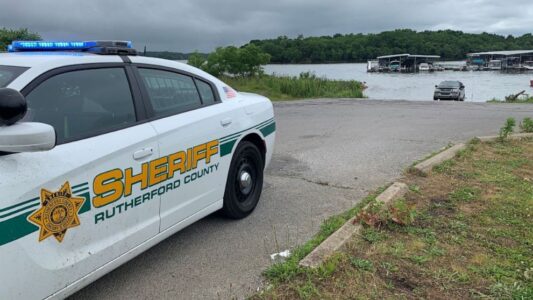 7 presumed dead after plane crashes into lake in Tennessee