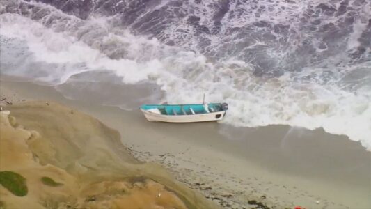 1 dead, 8 hospitalized as boat swamped in suspected migrant smuggling attempt off San Diego coast