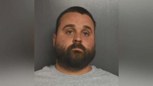 Suspect in custody after alleged kidnapping attempt of 11-year-old girl at bus stop