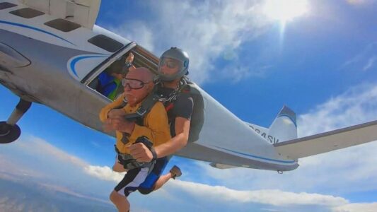 Veteran celebrates 90th birthday by skydiving