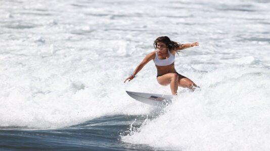 3 of 4 Americans make quarterfinals of Olympics surfing debut