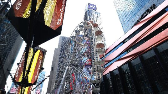 NYC Times Square Ferris wheel debuts for limited time