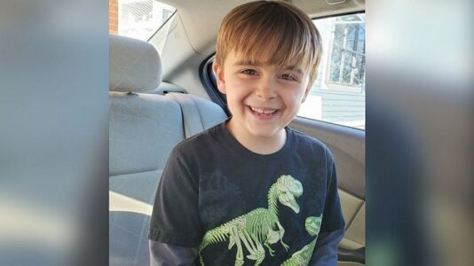 7-year-old fights bullying with inspirational videos