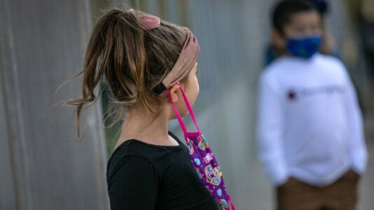 Arizona mom urges masks in classrooms after her kindergartner contracts COVID-19