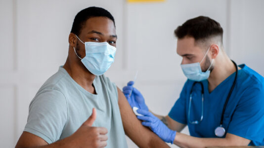 COVID-19 live updates: US sees 3rd straight day of 1 million vaccine doses