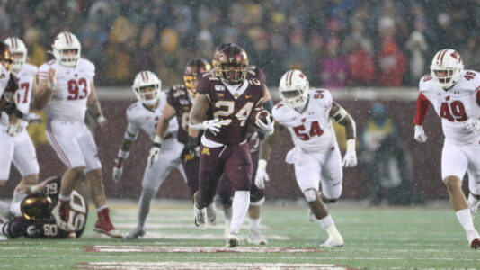 Minnesota star Mohamed Ibrahim leaves season opener with leg injury