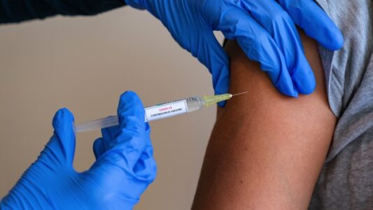 COVID-19 live updates: Unvaccinated Americans continue to drive infection, death rates