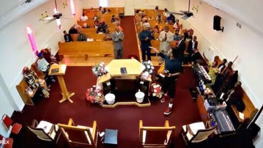 ‘Heroic’ pastor tackles gunman at church altar