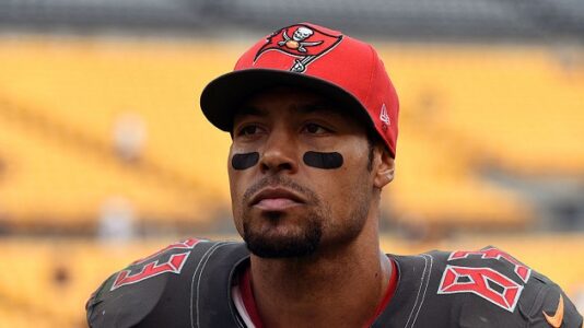 Widow of former NFL star Vincent Jackson speaks out for 1st time since his death, reveals CTE diagnosis