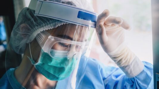 ‘No end in sight’: Massachusetts hospital flooded with patients amidst COVID surge