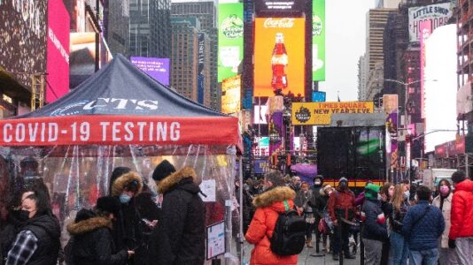 COVID-19 cases in NYC show omicron infections may be plummeting