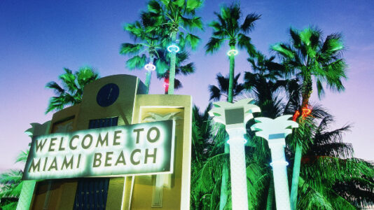 Miami Beach sets curfew to curb spring break violence