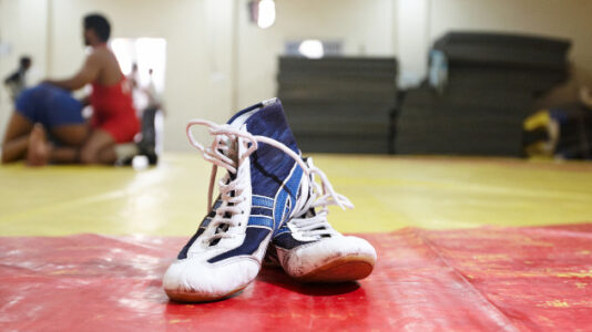 Teen wrestler born without legs becomes state champion in Virginia