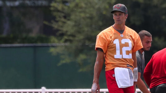 Tom Brady returns to training with Tampa Bay Buccaneers