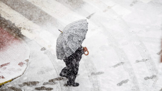 Nor’easter pummeling Northeast with snow, ice, rain and wind: Latest forecast