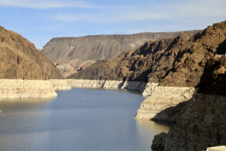 Why the amount of water storage is declining in lakes around the world