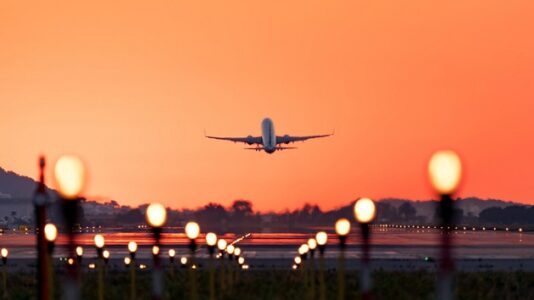 Airlines prepping for busiest Memorial Day weekend since before pandemic