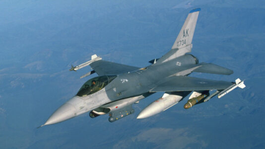 Fighter jets scrambled 1.5 hours after contact lost with unresponsive jet that veered to DC