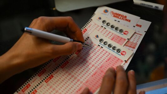 Mega Millions jackpot jumps to $910 million after no winners Tuesday