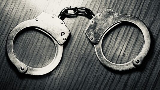 Father arrested after being found in car with 2 children suffering from heat: Police