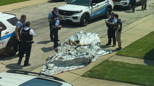Emergency slide falls from United Airlines fight, lands in Chicago backyard